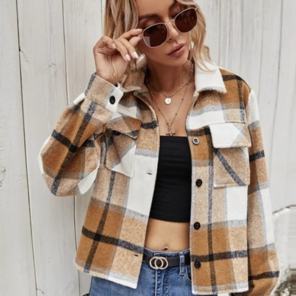 Plaid Khaki Tan pocket button up jacket shacket - Picture 5 of 5